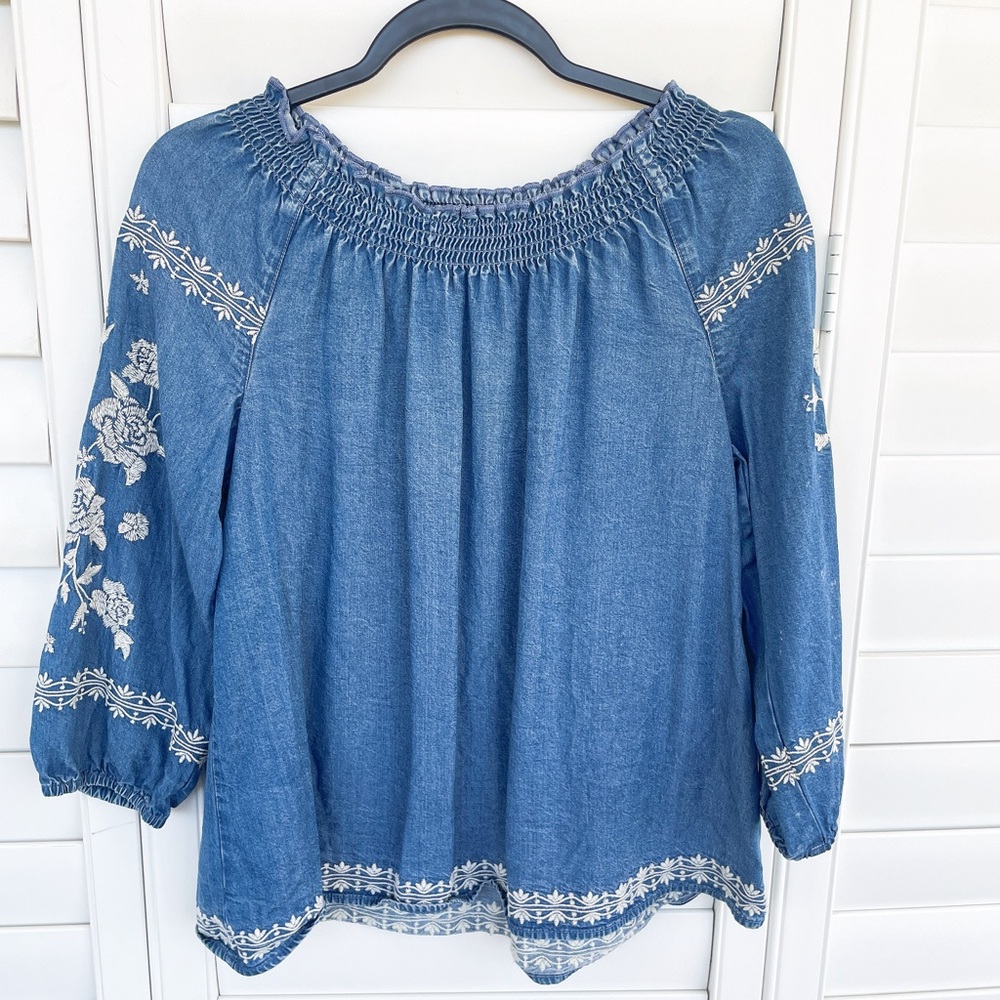 Blue J. Jill denim off the shoulder blouse with embroidered details!